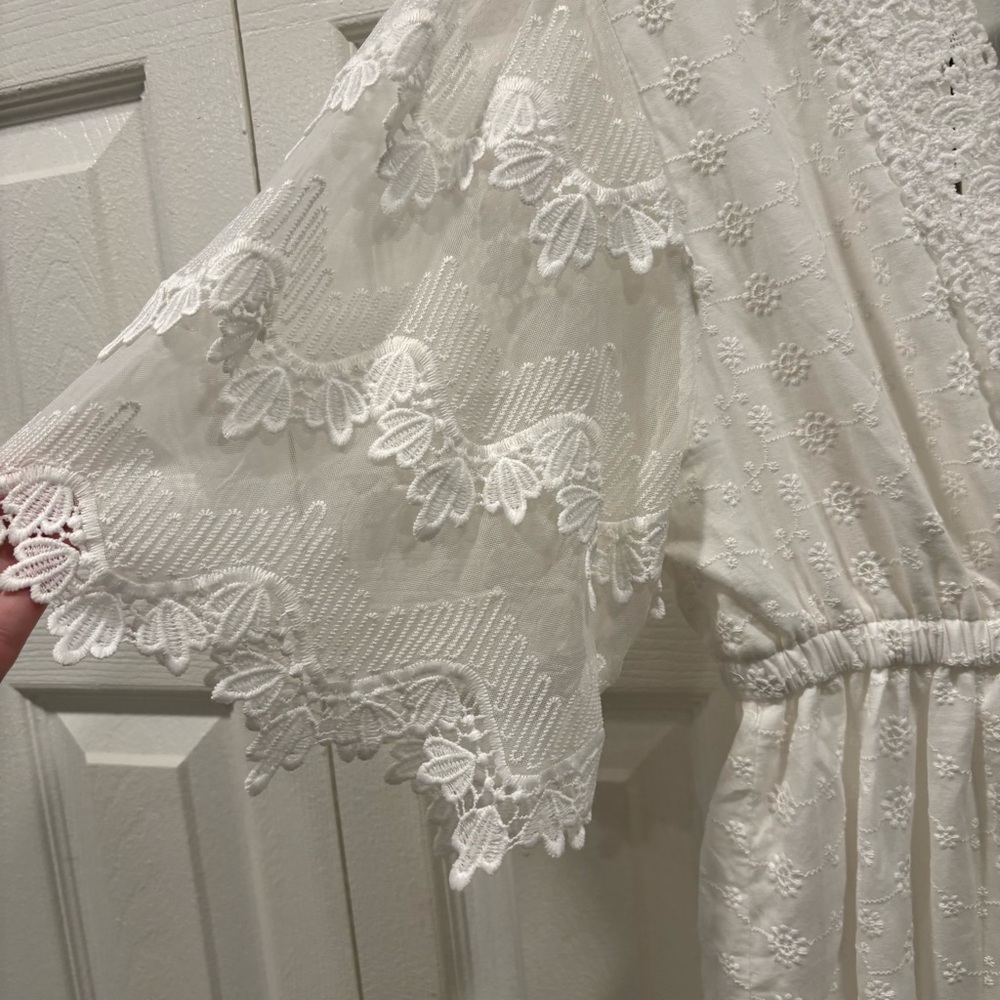 Elegant White Lace Maxi Dress - Picture 4 of 10